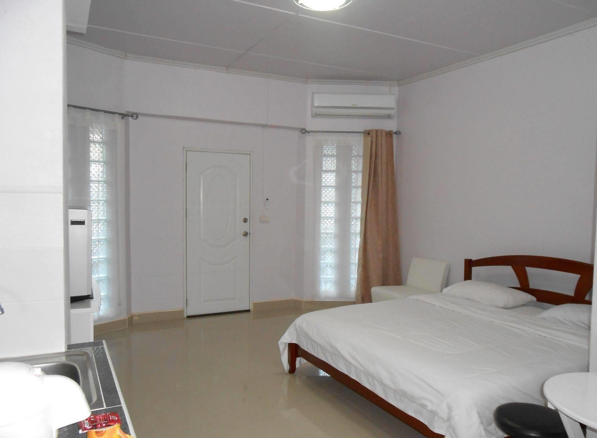 Mt-Room Pak Kret Extérieur photo